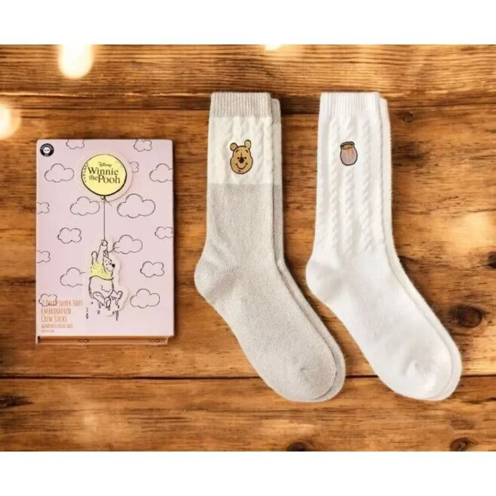 Women's Disney 2pk Winnie The Pooh Pop-Up Storybook Supersoft Crew Socks, 4-10